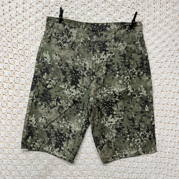 Levis 469 Loose Shorts Jeans Mens W30 L12 Olive Green Camo Camouflage 100%Cotton - Picture 3 of 12